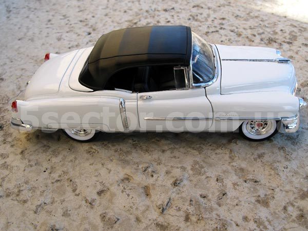 Cadillac Eldorado 1953 Модель 1:24 Белый