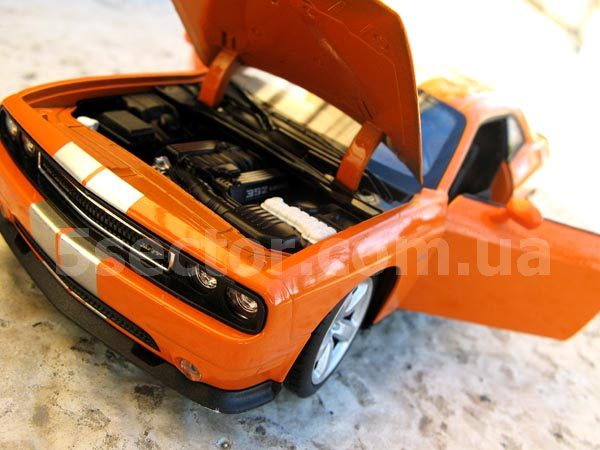 Dodge Challenger SRT 2012 Модель 1:24 Оранжевый