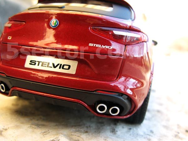 Alfa Romeo Stelvio Коллекционная модель 1:24