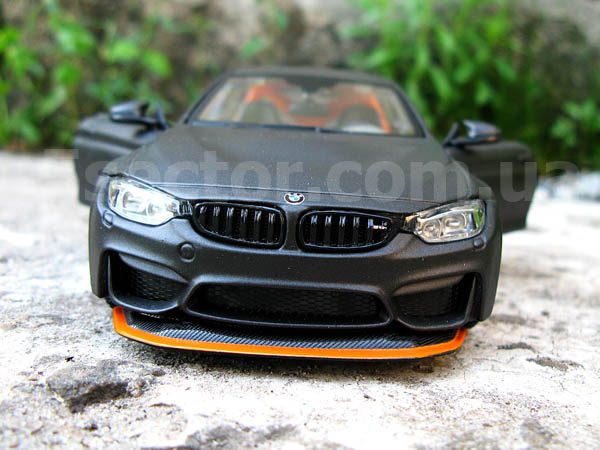 BMW M4 GTS Коллекционная модель 1:24