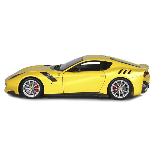 Ferrari F12TDF 2015 Модель 1:24 Желтый