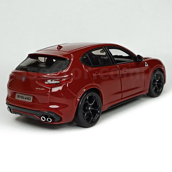 Alfa Romeo Stelvio Коллекционная модель 1:24