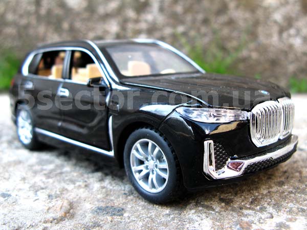 BMW X7 Коллекционная модель автомобиля 1:32
