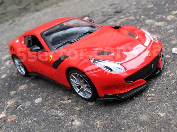 Ferrari F12TDF Коллекционная модель автомобиля 1:24