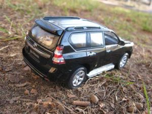 Toyota Land Cruiser Prado Колекційна модель 1:32