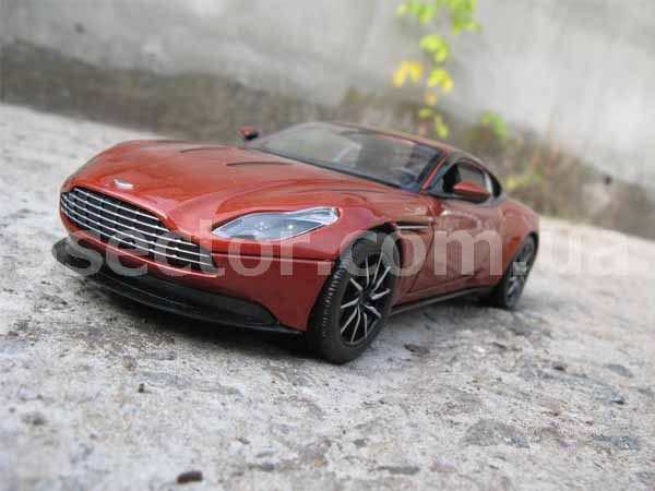 Aston Martin DB11 Коллекционная модель 1:24