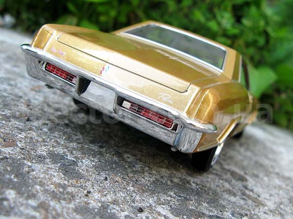 Buick Riviera Grand Sport 1965 Коллекционная модель 1:24