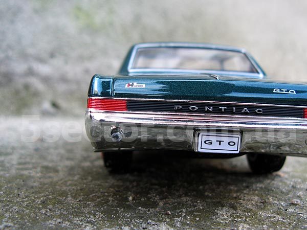 Pontiac GTO 1965 Коллекционная модель автомобиля 1:24