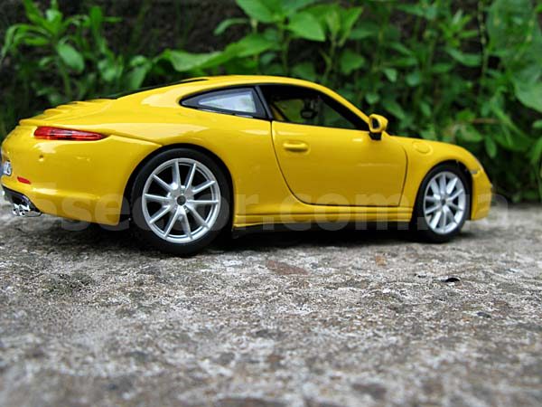 Porsche 911 Carrera S Коллекционная модель 1:24