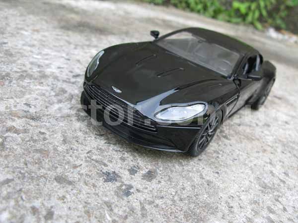 Aston Martin DB11 Коллекционная модель 1:24 Черный