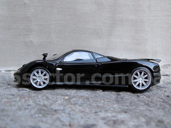 Pagani Zonda F Коллекционная модель автомобиля 1:24