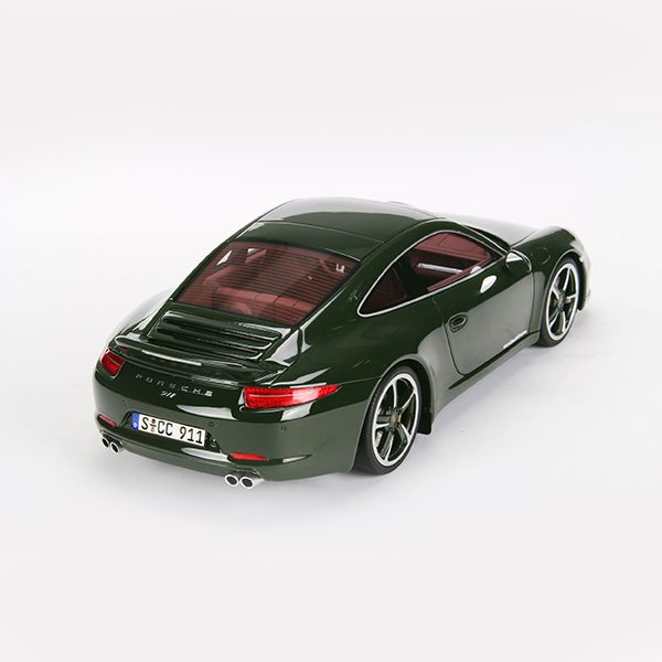 Porsche 911 (991) Club Coupe Коллекционная модель 1:18