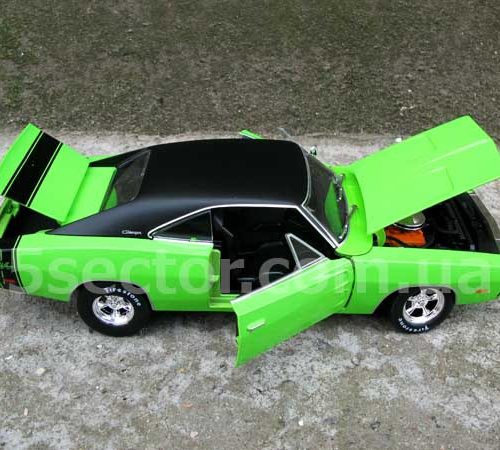 Dodge Charger R/T 1969 Коллекционная модель 1:18