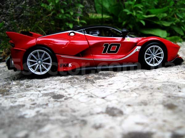 Ferrari FXX-K 2015 Коллекционная модель автомобиля 1:24