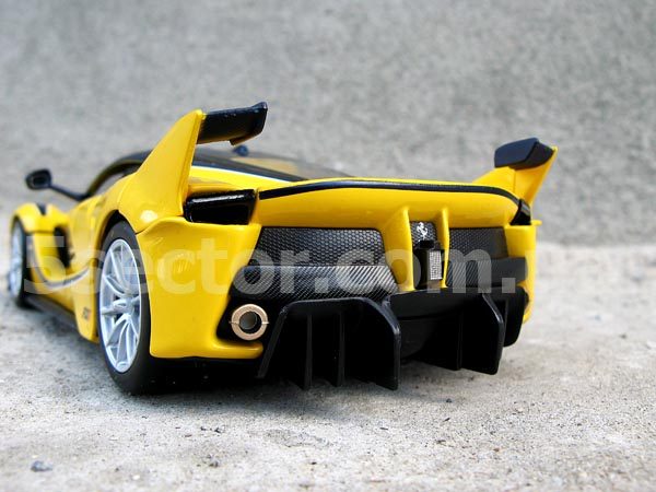 Ferrari FXX-K No.15 2015 Модель 1:24 Желтый