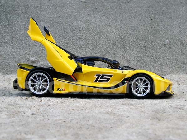 Ferrari FXX-K No.15 2015 Модель 1:24 Желтый