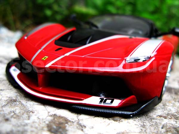 Ferrari FXX-K 2015 Коллекционная модель автомобиля 1:24