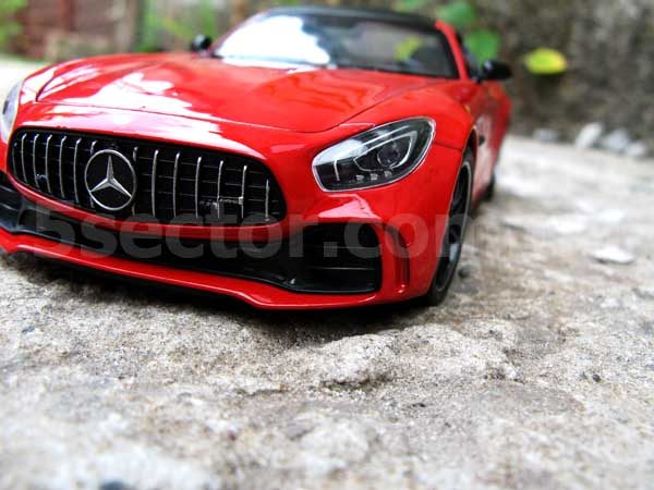 Mercedes-AMG GT R Coupe Модель 1:24 Красный