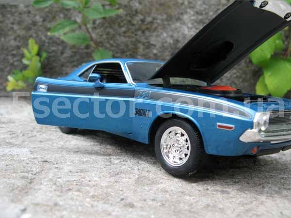 Dodge Challenger T/A 1970 Модель автомобиля 1:24