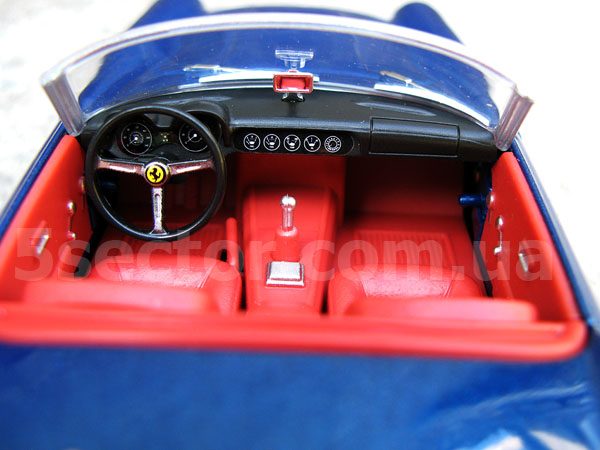 Ferrari 250 GT California Коллекционная модель 1:24