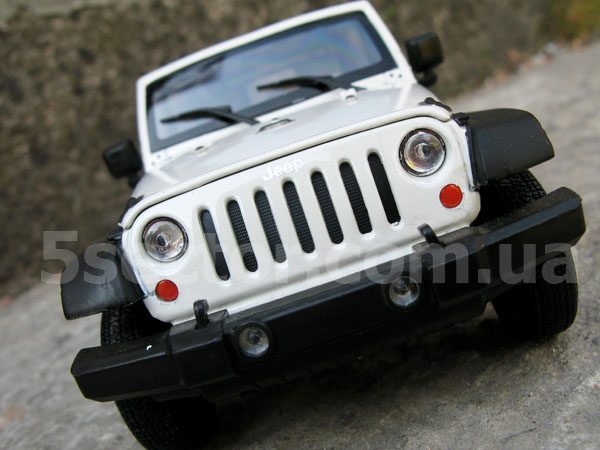 Jeep Wrangler Rubicon 2007 Модель 1:24 Белый