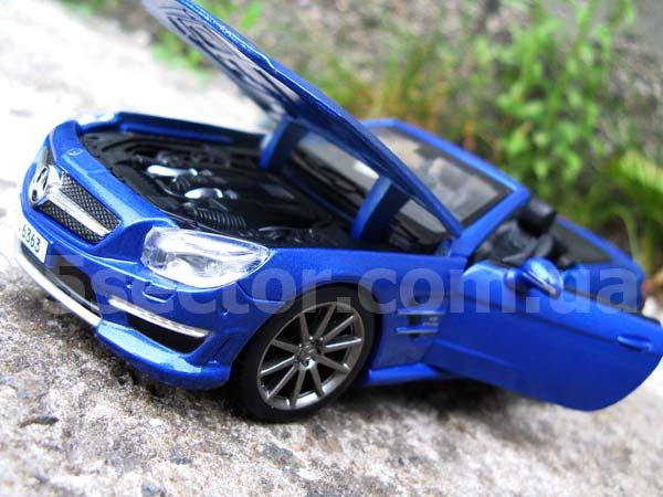 Mercedes-Benz SL 63 AMG Коллекционная модель 1:24