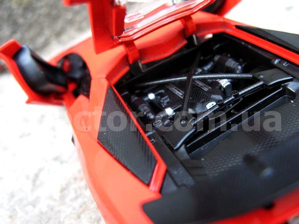 Lamborghini Aventador LP750-4 SV Коллекционная модель 1:24