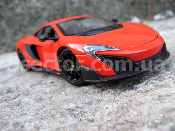 McLaren 675LT 2017 Модель 1:24 Оранжевый