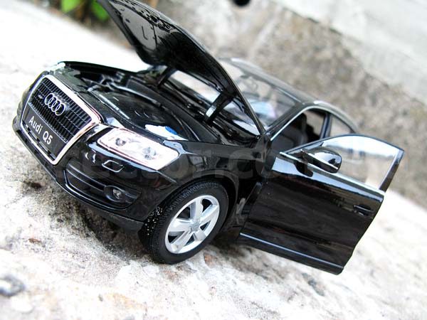 Audi Q5 Коллекционная модель 1:24