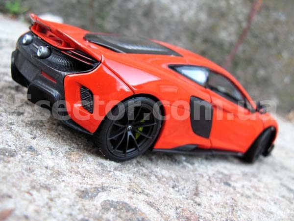 McLaren 675LT 2017 Модель 1:24 Оранжевый