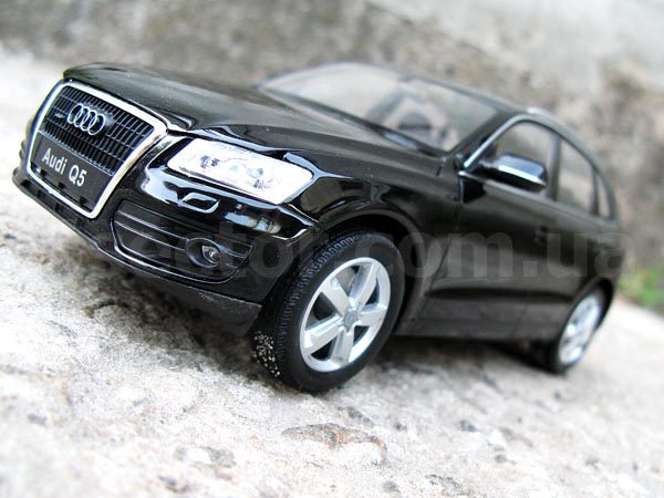 Audi Q5 Коллекционная модель 1:24