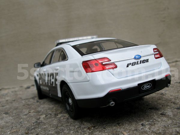 Ford Police Interceptor Коллекционная модель 1:24