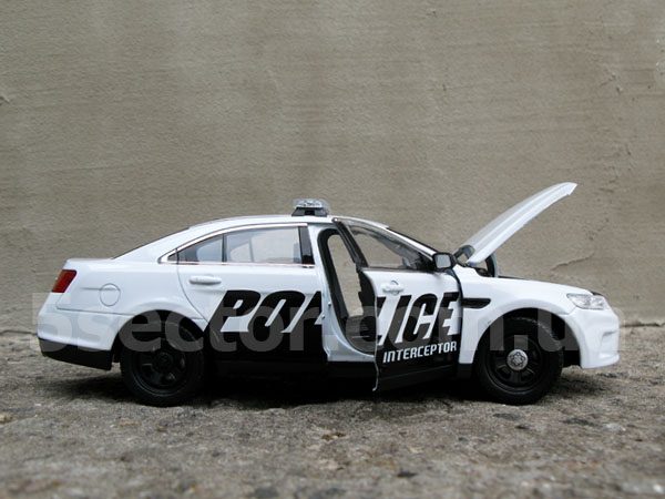 Ford Police Interceptor Коллекционная модель 1:24