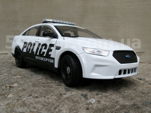 Ford Police Interceptor Коллекционная модель 1:24