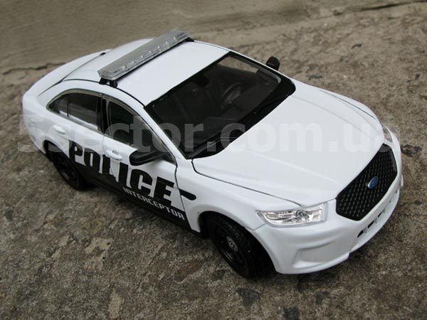 Ford Police Interceptor Коллекционная модель 1:24