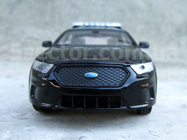 Ford Police Interceptor Модель 1:24 Черный