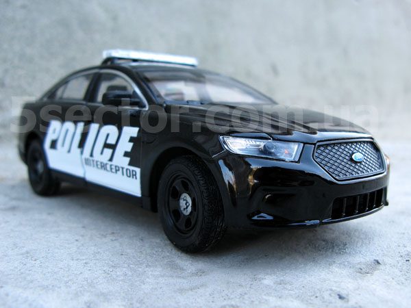 Ford Police Interceptor Модель 1:24 Черный