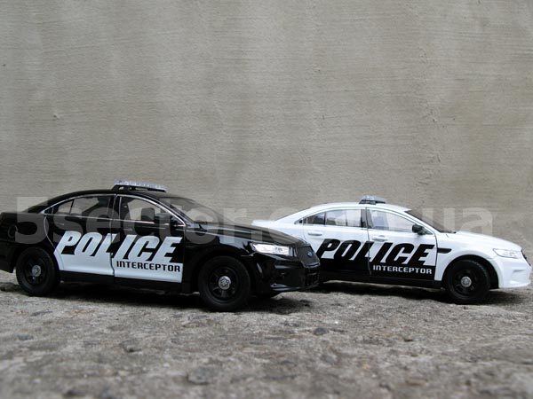 Ford Police Interceptor Коллекционная модель 1:24