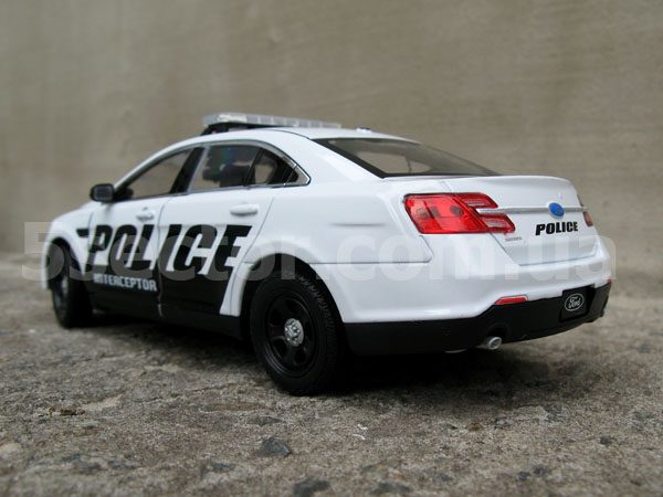 Ford Police Interceptor Коллекционная модель 1:24