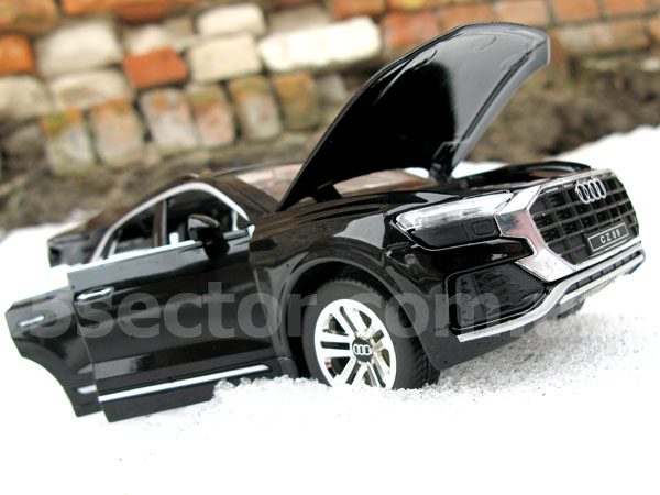 Audi Q8 Коллекционная модель 1:24