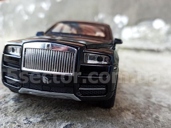 Rolls-Royce Cullinan Коллекционная модель 1:24