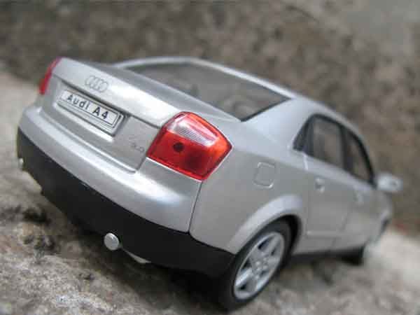 Audi A4 B6 Коллекционная модель 1:24