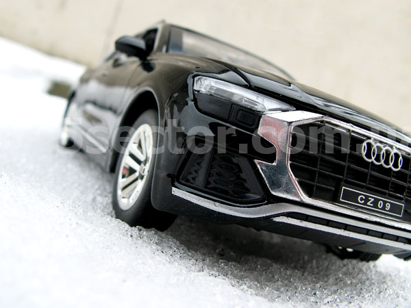 Audi Q8 Коллекционная модель 1:24