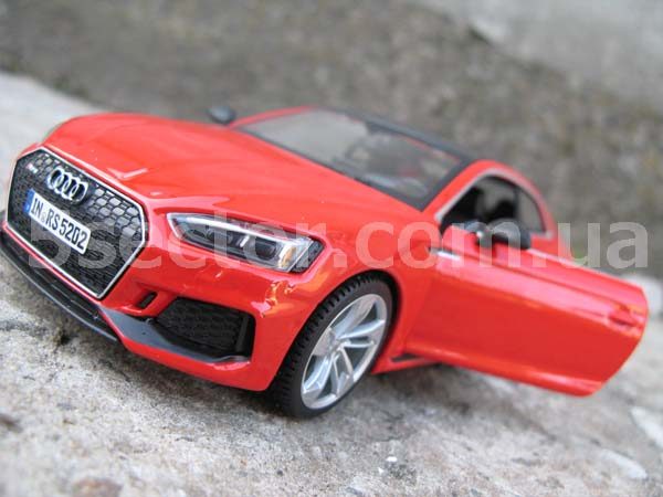 Audi RS 5 Coupe Коллекционная модель 1:24