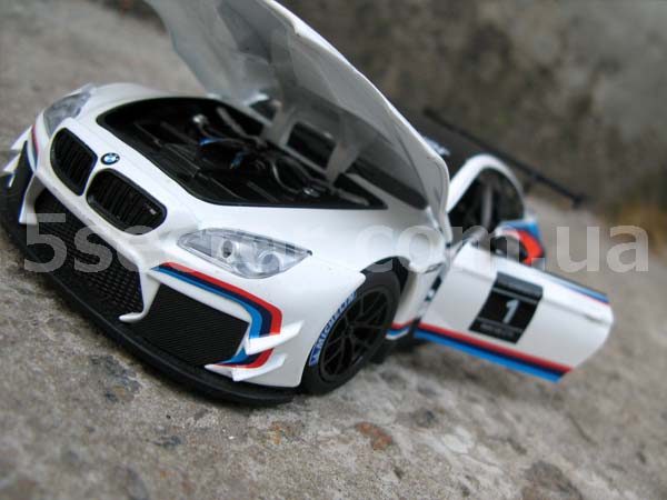 BMW M6 GT3 Коллекционная модель 1:24