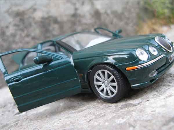 Jaguar S-Type 1999 Коллекционная модель 1:24