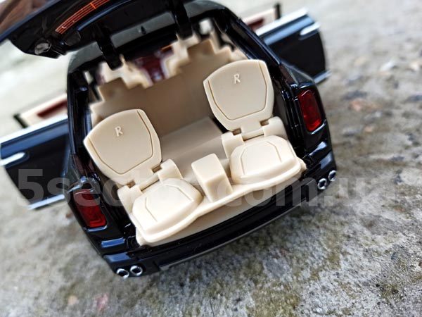 Rolls-Royce Cullinan Коллекционная модель 1:24