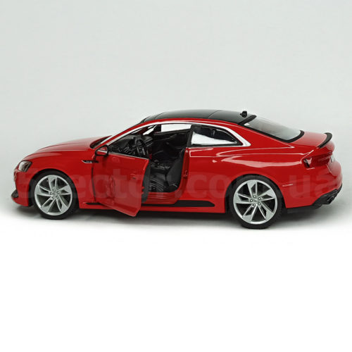 Audi RS 5 Coupe Коллекционная модель 1:24