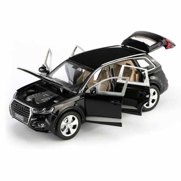 Audi Q7 Модель автомобиля 1:24 Черный