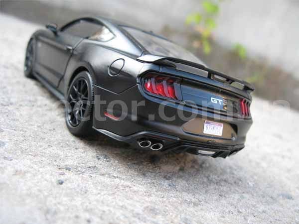 Ford Mustang GT 2018 Модель автомобиля 1:24